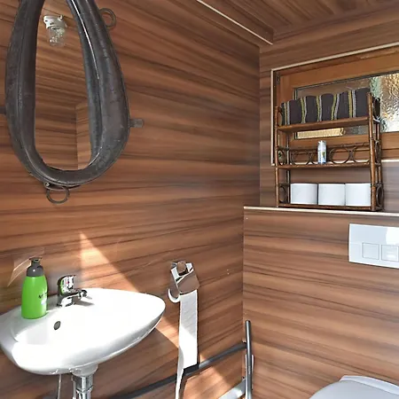 Geraeumige Ferienwohnung In Stocking In Waldnaehe Lägenhet