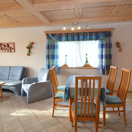 Lägenhet Geraeumige Ferienwohnung In Stocking In Waldnaehe